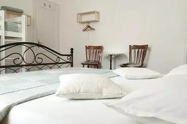 پانسیون Hostel By Guest House Izola