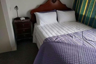 تختخواب و صبحانه Airport Silver Fern Accommodation