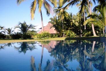 Hotel Las Lajas Beach Resort