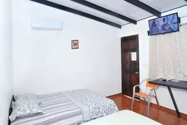 تختخواب و صبحانه Downtown By The Sea Inn