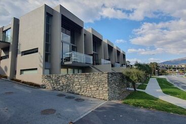 Hotel Lakeshore Springs Apartments