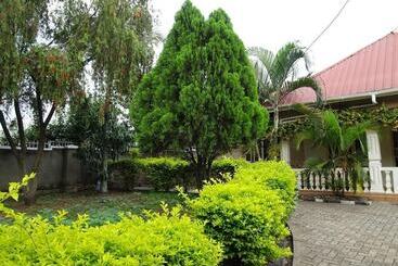 پانسیون Blue Agama Guest House