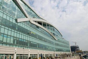 مُتل Brown Dot Busan Station Sky Garden