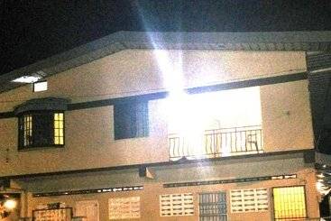 تختخواب و صبحانه Major Key Property