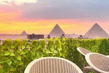 Bed & Breakfast Premier Pyramids Inn