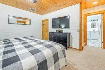 Cashiers Cottage W/ Screened Porch & Trail Access!