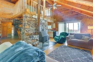 Landhus Mountaintop Home In Hedgesville W/ Panoramic View!