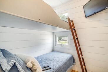 Breezy Ocean Pines Cottage W/ Patio & Pool Access!