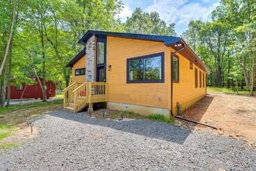 کلبه Pool & Beach Access: Charming Poconos Cabin!