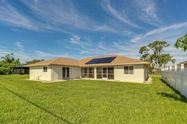 Dom wiejski Port Charlotte Home ~ 3 Mi To Beach & Harbor!