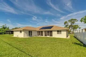 Mökkimajoitus Port Charlotte Home ~ 3 Mi To Beach & Harbor!