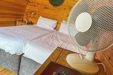 فندق Rodway Hill Eco Pod