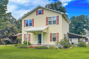 Mökkimajoitus Stella Home W/ River View: 10 Mi To Hammocks Beach