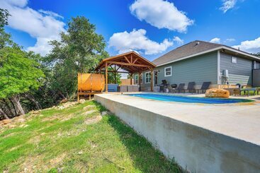 Hus på landet Canyon Lake Home W/ Private Pool, Hot Tub & Sauna!