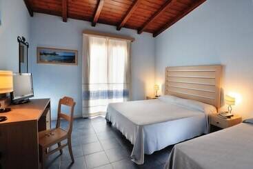 Отель Cala Della Torre