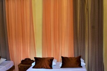 ペンション Hostal Chez Vous