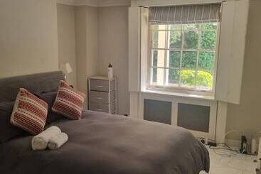 اقامتگاه Park Village Luxury House   Central London