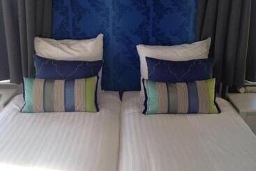 Aamiaismajoitus (B&B) The Riverside Logies & Restaurant