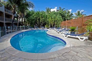 هتل Blue Bay Beach