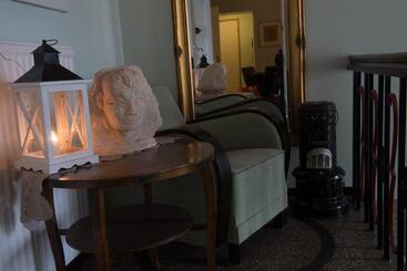 ホテル Kokemäen Seurahuone