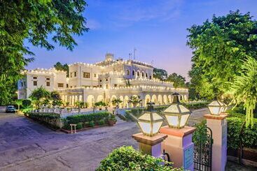 Hotel Neemrana S Baradari Palace