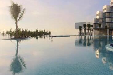 هتل The Arena Cam Ranh Resort