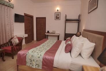 Hotel Amritara Kasauli Kollections Stags Allowed