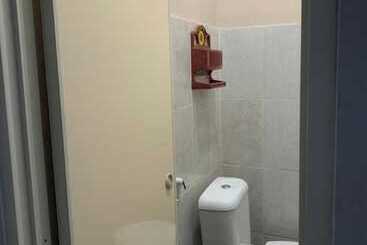 Hotel Oyo 94098 Fgh Residence 1