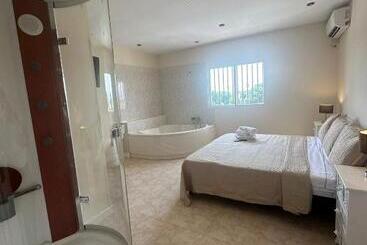 ペンション H Del Arco