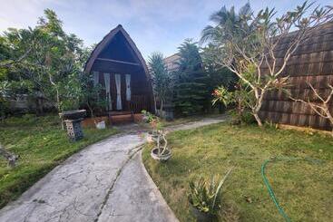 펜션 Jambu Guesthouse Nusa Penida