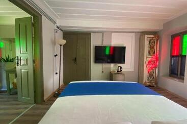 پانسیون Latibule Macaron Guest House