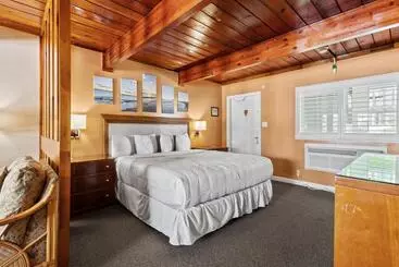 ホテル Fort Pierce Oceanfront Inn  Suite  King Bed #6