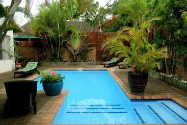 Bhangazi Lodge Bed & Breakfast