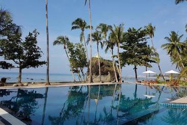 هتل Blue Oceanic Bay