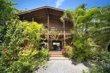 هتل Cocolobo Resort