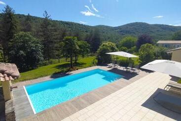 مبيت وإفطار Le Caousate