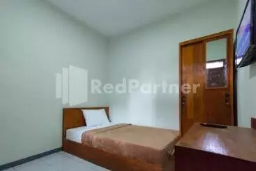 هتل Saijaan Guesthouse Unej Redpartner
