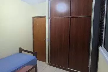 Pension Quarto Em Apto Compartilhado Bem Localizado