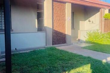 Pension (Hôtel basse catégorie) Colleens Home Home