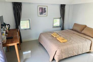 ทุ่งโป่งฟาร์มกวางแอนด์รีสอร์ท Thungpongdeerfarm&resort