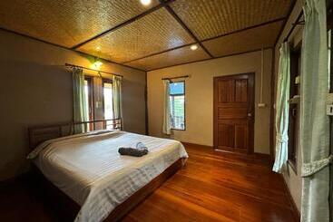 Fourtwoeight Pai Resort