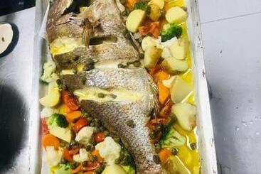 هتل Unico Borsh Bar Restaurant