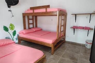 Pensió Hostal Rojoyale