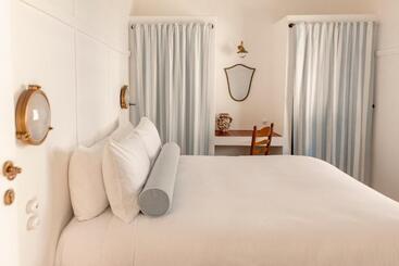 Vandrarhem Il Delfino Seaside Inn