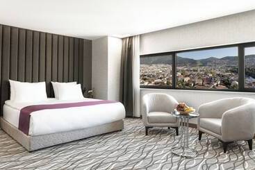 Lilium Hotel & Suites