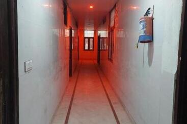 بنسيون Hit Harivansh Aashray Sadan