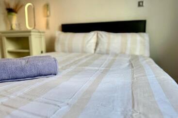 پانسیون The Red Suites