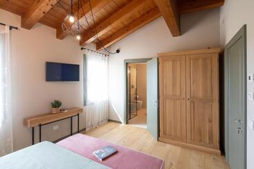 La Rosarnetta Apartments   Wine Farm