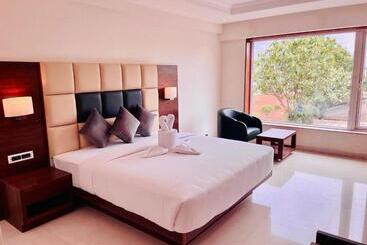 هتل Mastiff Grand Dharwad