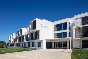 هتل آپارتمان Milestone Carcavelos Nova